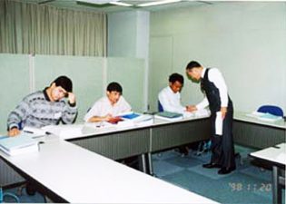 1998年第1回NTT DoCoMo・BHN人材育成プログラム開始