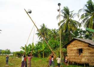 2010年サイクロン被災地復興に一斉同報システム構築支援(ミャンマー)